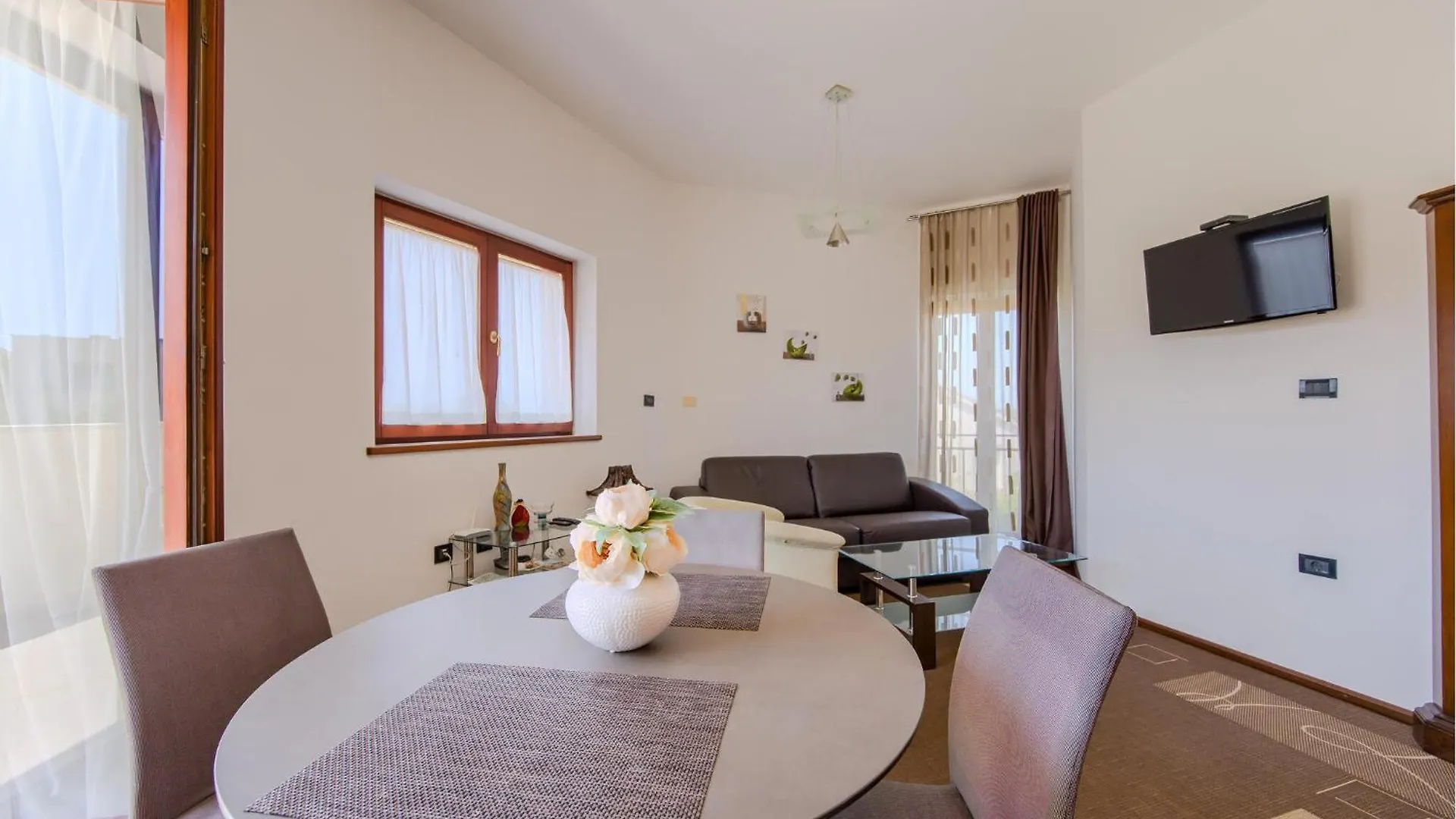1 Bedroom Beautiful Apartment In Pula