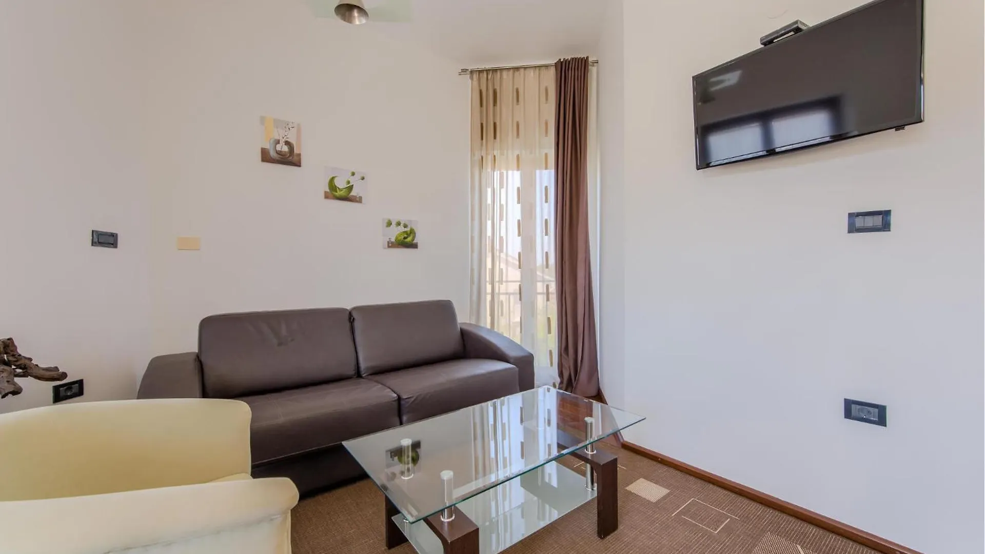 1 Bedroom Beautiful Apartment In Pula