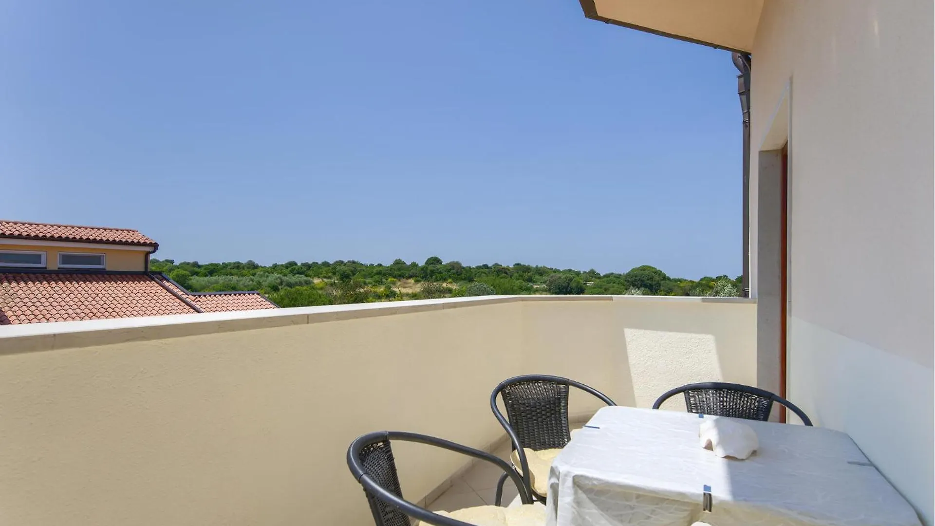 1 Bedroom Beautiful Apartment In Pula
