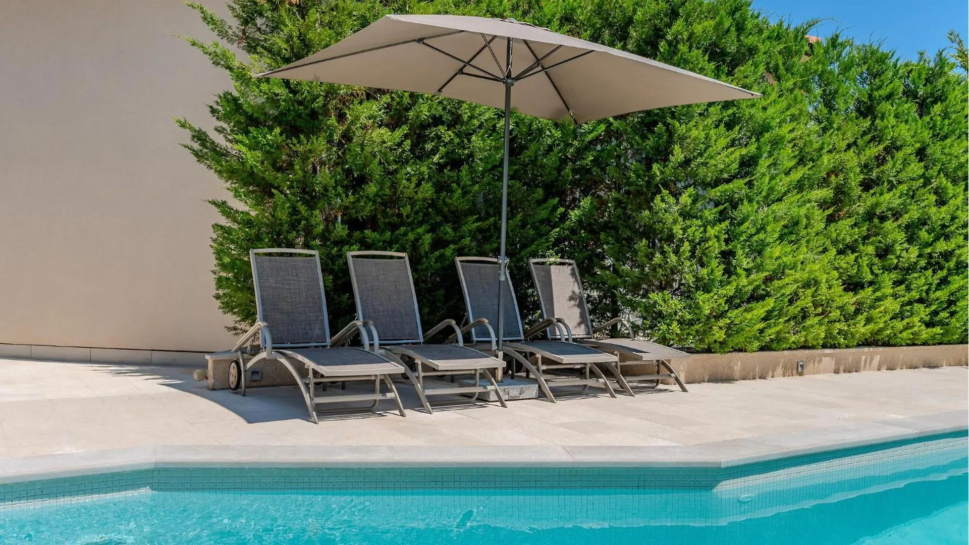 1 Bedroom Beautiful Apartment In Pula